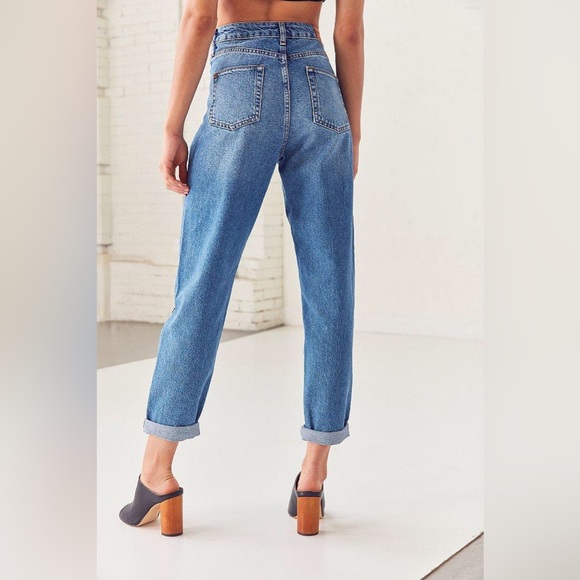 Urban Outfitters BDG Mom Jean - Pintuck Size-24 - Picture 2 of 6